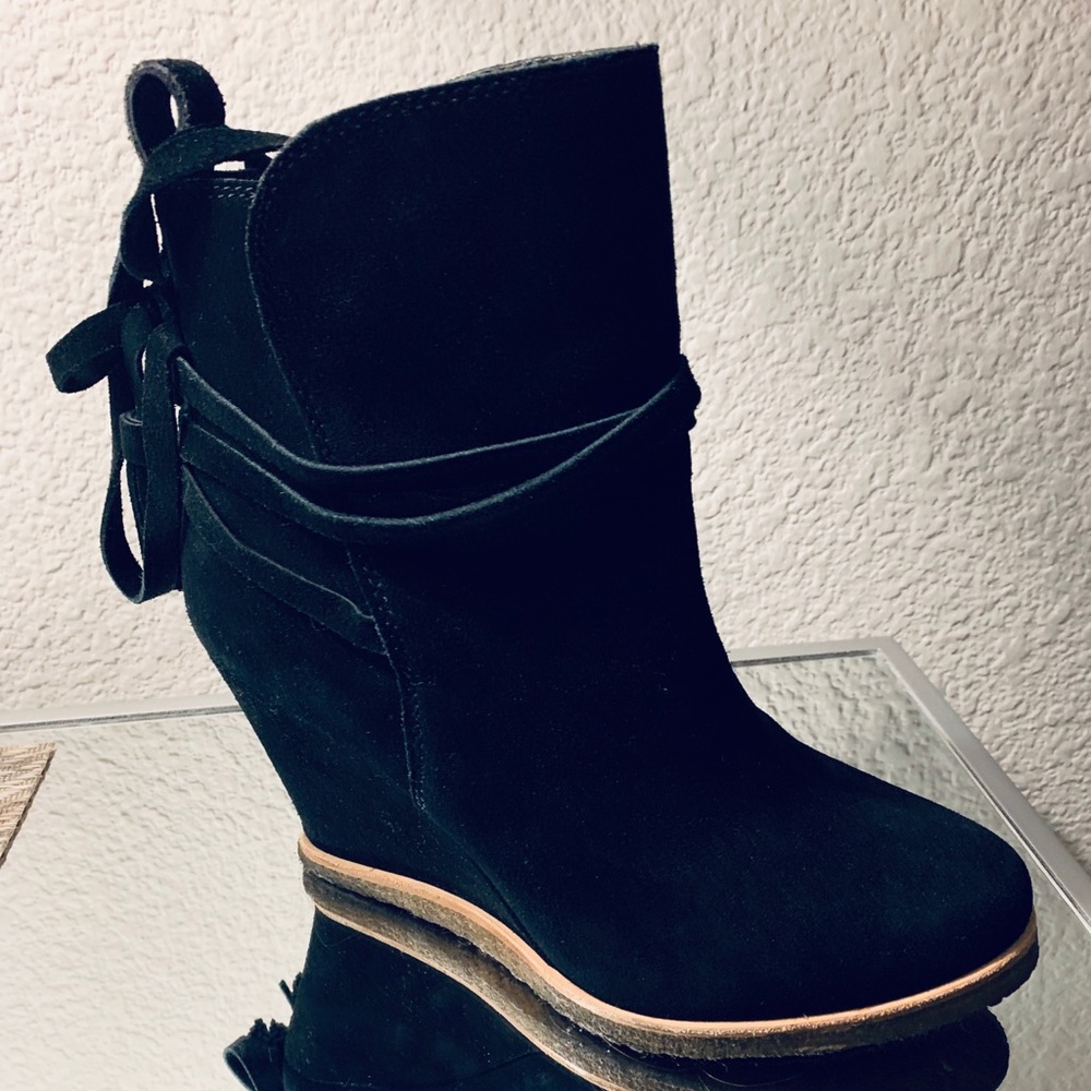 Low Suede wedges